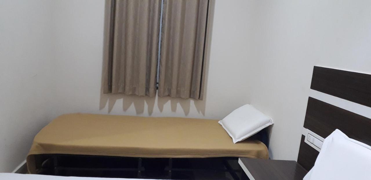 Hotel Mp Residency à Kumbakonam Extérieur photo